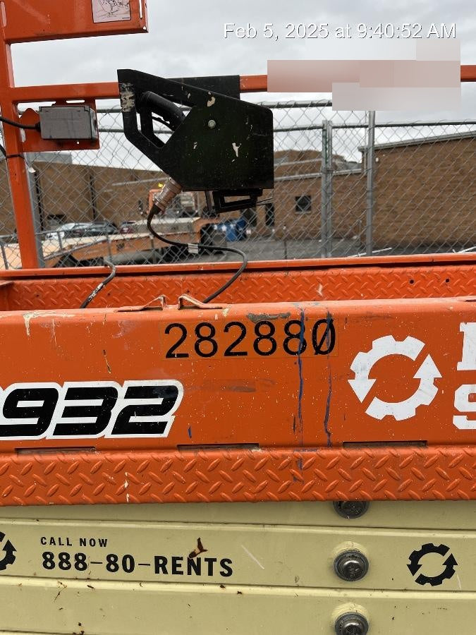 2022 JLG ES1932