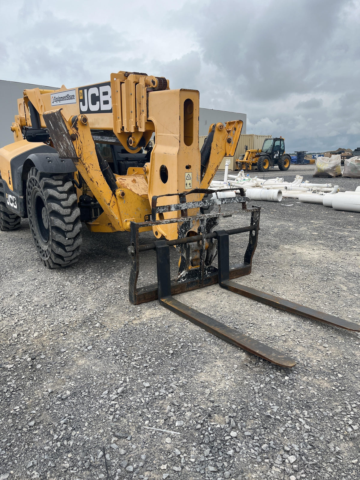 2019 JCB 510-56 Canopy, 74 HP, Solid Tires, STD Worklight, Beacon, Aux Hydraulics, Lifting Eye, Back up Alarm w/66" Carriage/60" Forks
