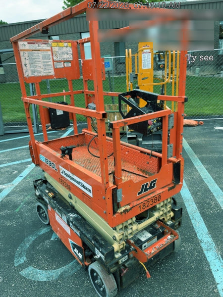 2021 JLG ES1330L