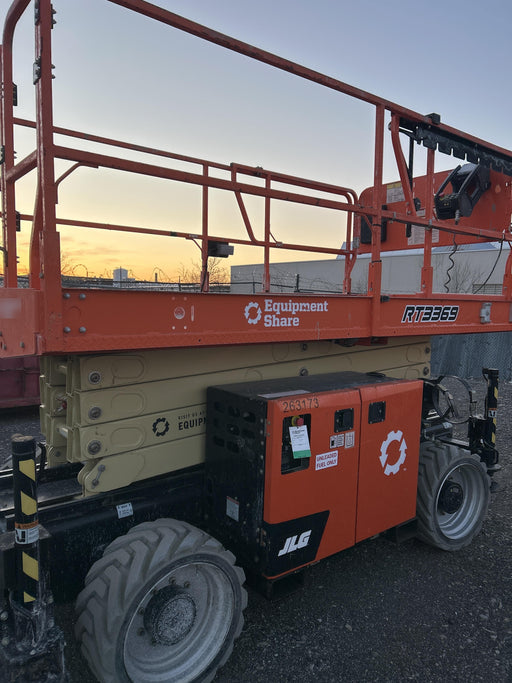 2022 JLG RT3369