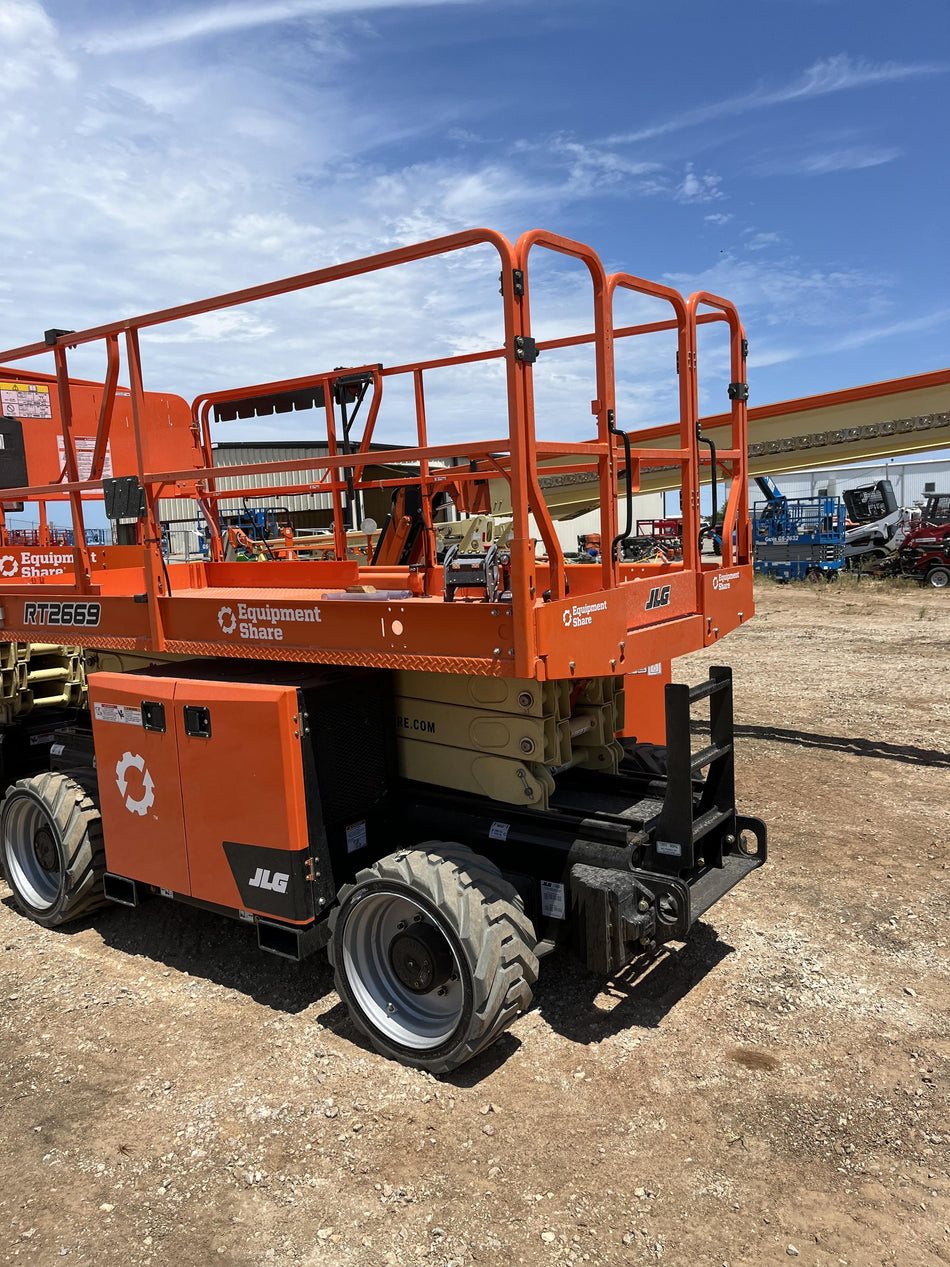 2023 JLG RT2669