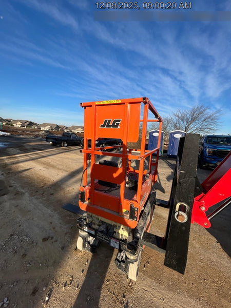 2022 JLG ES1330L