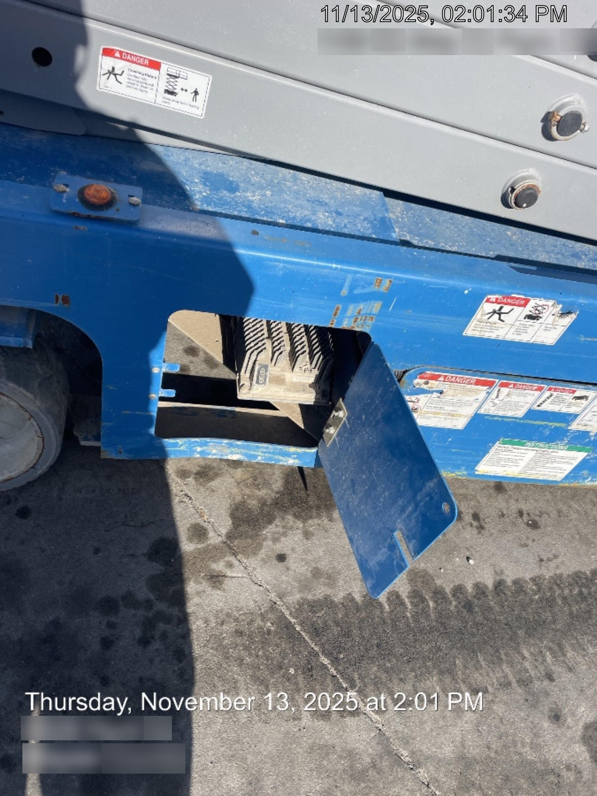 2019 Genie GS-4047 Folding rails with half height swing gate