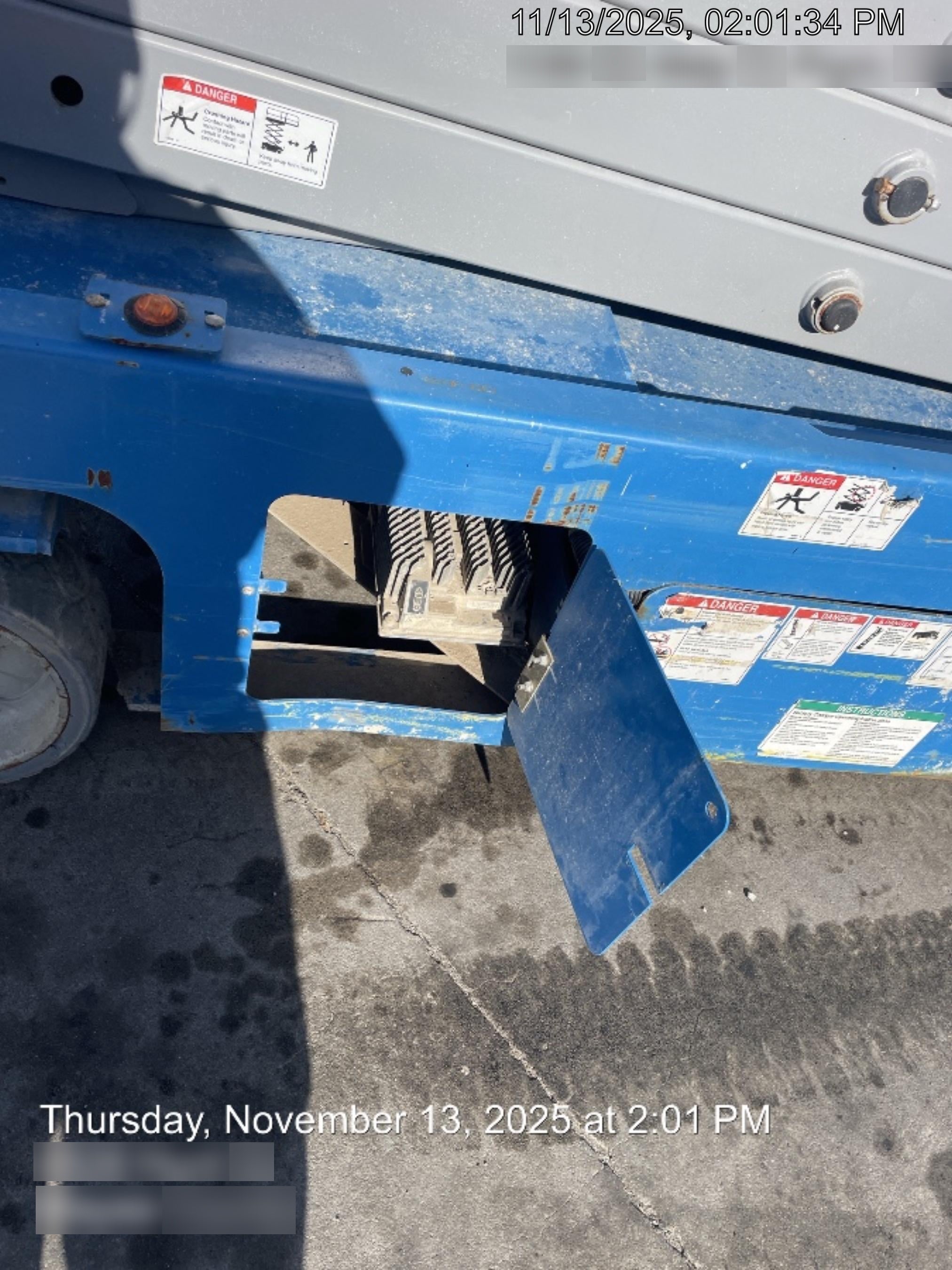 2019 Genie GS-4047 Folding rails with half height swing gate