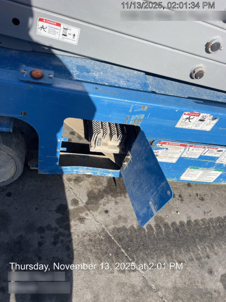 2019 Genie GS-4047 Folding rails with half height swing gate