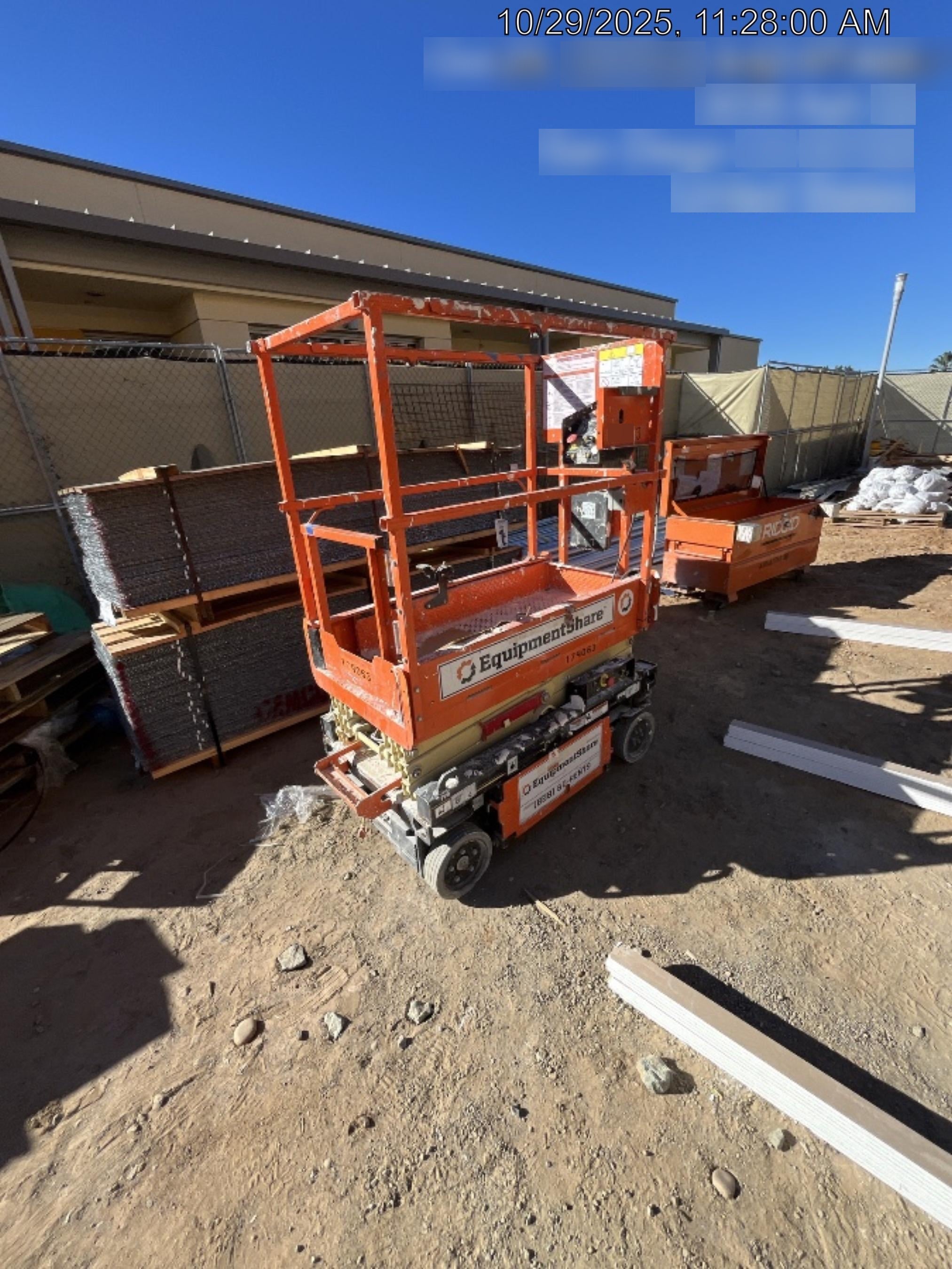 2021 JLG ES1330L