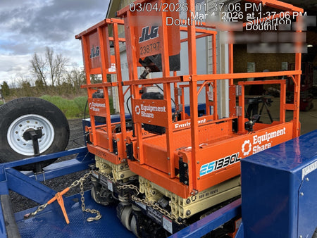 2022 JLG ES1330L