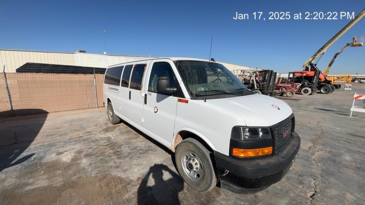 2023 GMC Savana 3500
