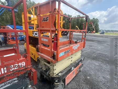 2021 JLG ES1932