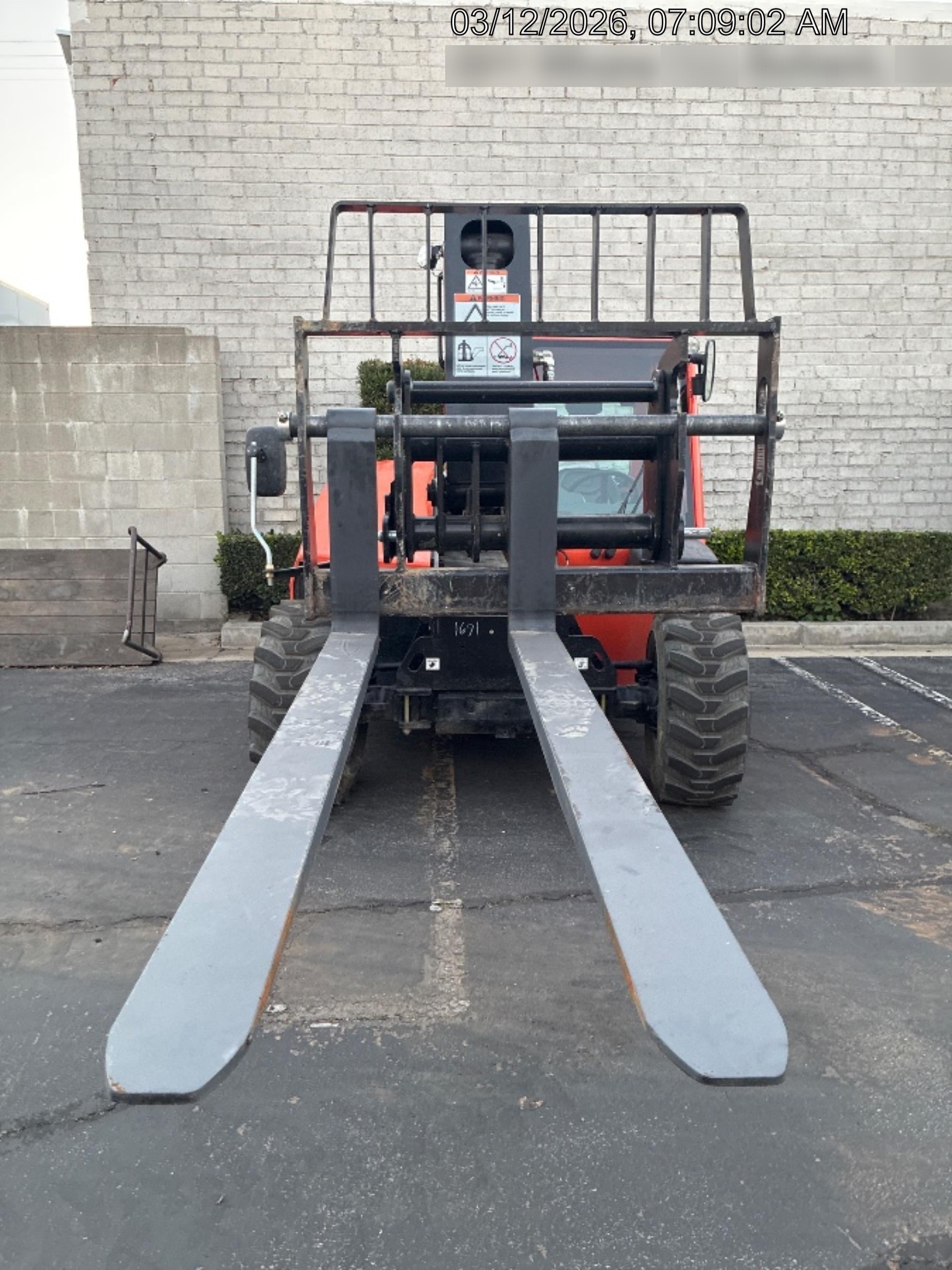 2025 JLG 519