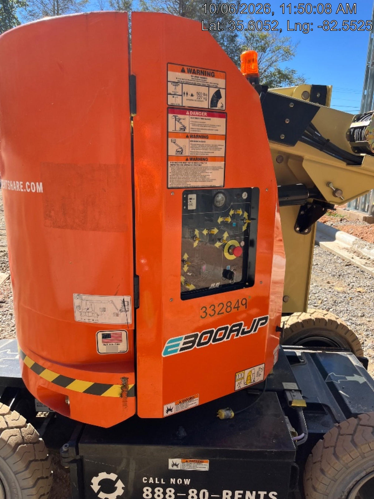2023 JLG E300AJP