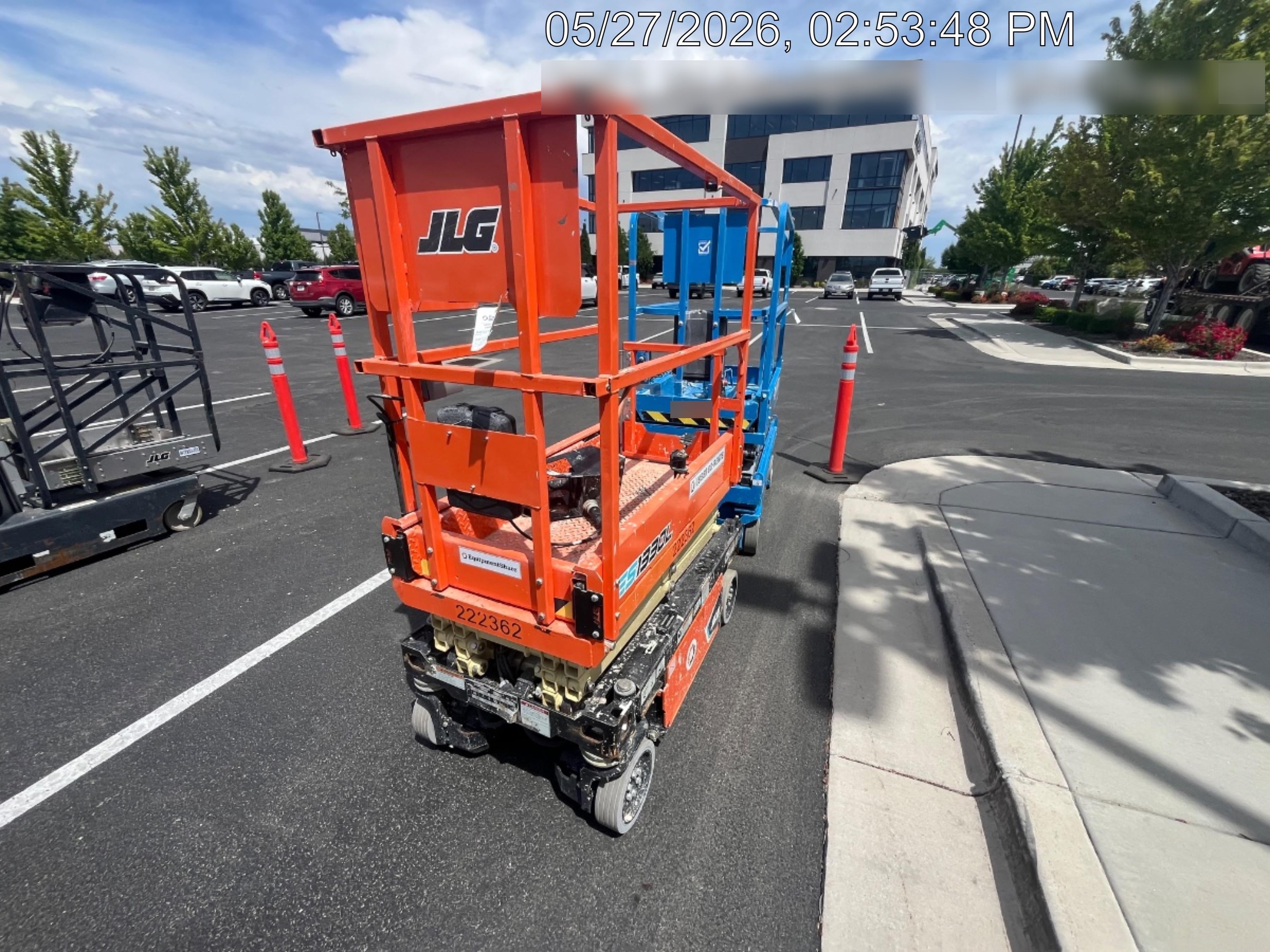 2022 JLG ES1330L