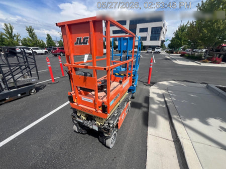 2022 JLG ES1330L
