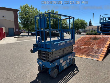 2020 Genie GS-1930 Solid Non Marking Tires, Beacon, Folding rails with half height swing gate, 800W Inverter