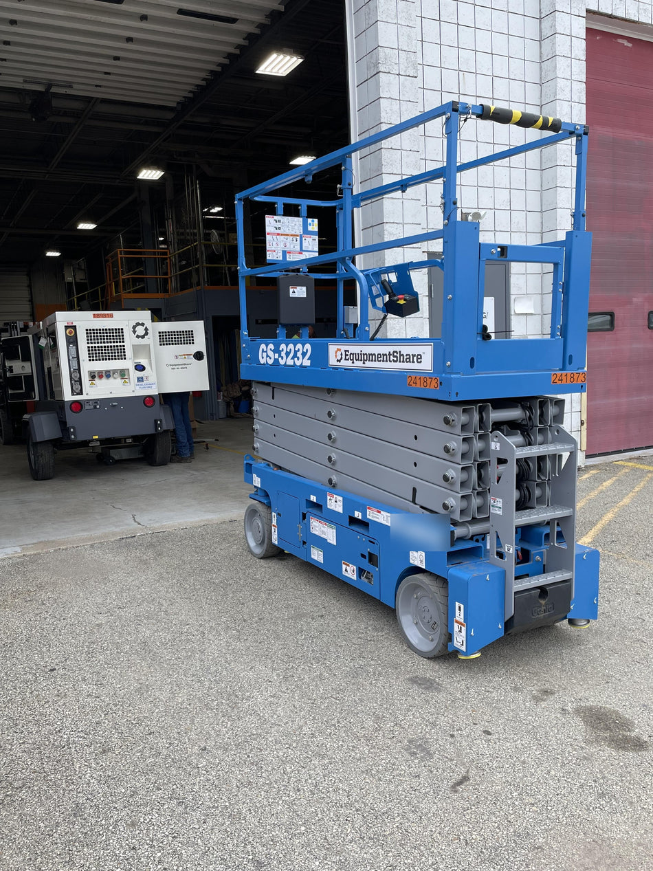 2022 GENIE GS-3232