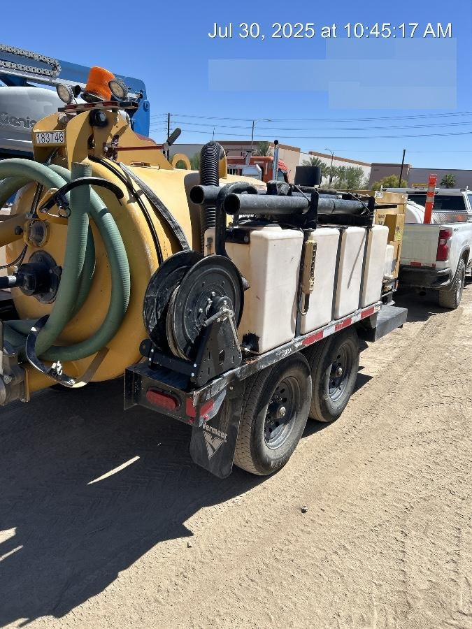 2021 Vac-Tron LP573XDT T4 Koehler Diesel Engine, 500 Gallon Debris Tank, x2 100 Gallon Water Tanks