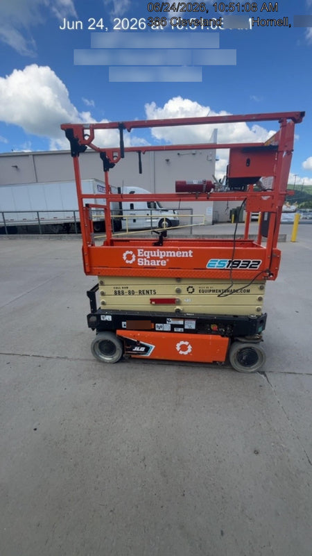 2024 JLG ES1932