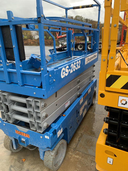 2020 Genie GS-2632 Solid NM Tires, Folding Rails with Half-Height Swing Gate, Beacon