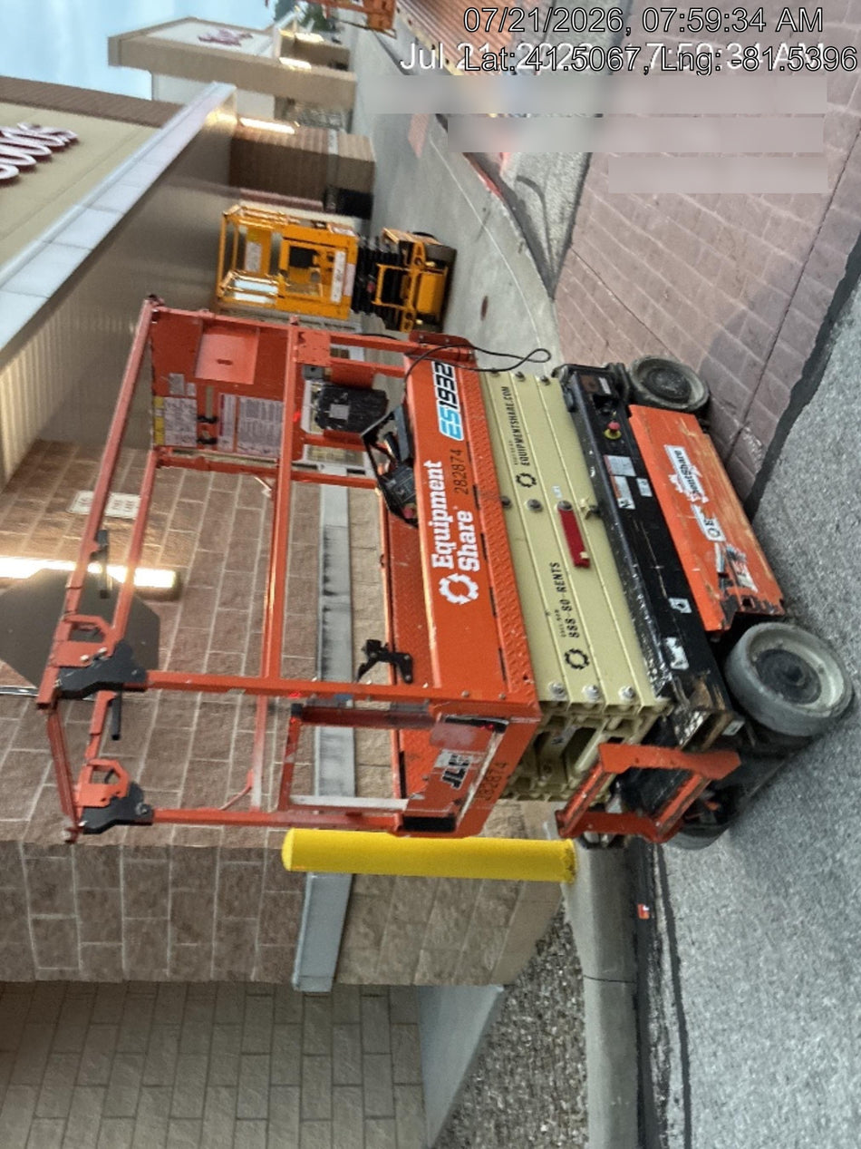 2022 JLG ES1932