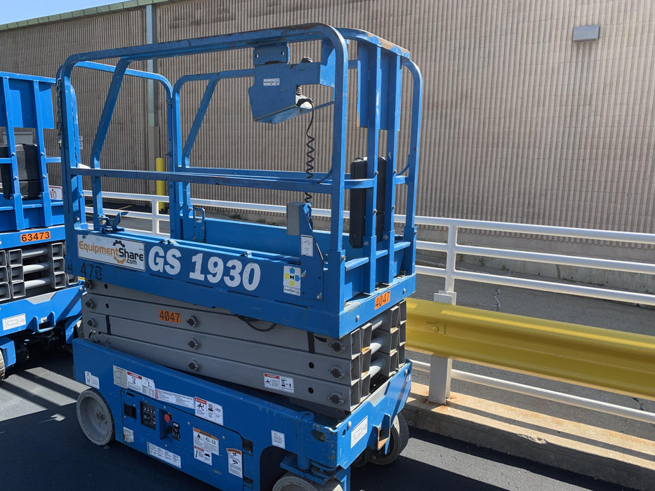 2020 Genie GS-1930 Solid Non Marking Tires, Beacon, Folding rails with half height swing gate