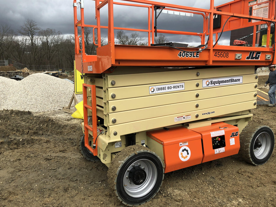 2019 JLG 4069LE