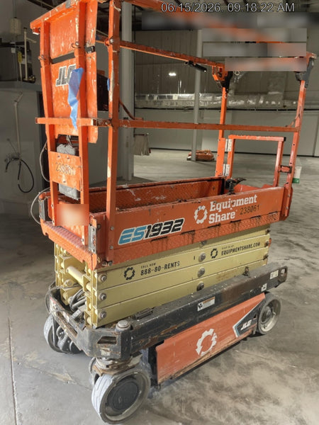 2022 JLG ES1932