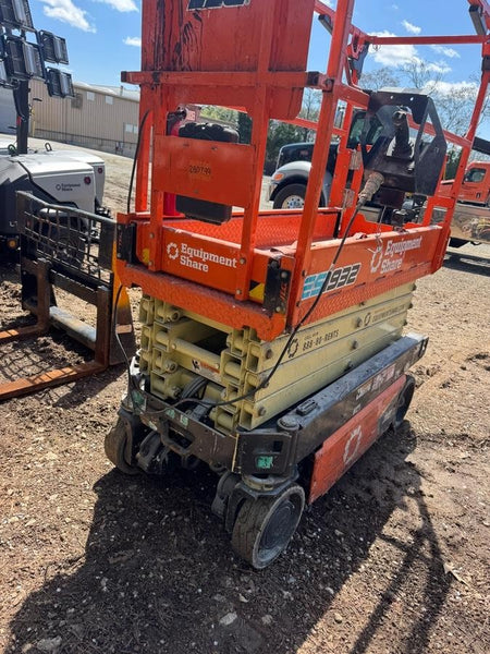 2022 JLG ES1932