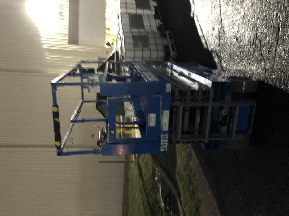 2019 Genie GS-2632 Folding rails with half height swing gate