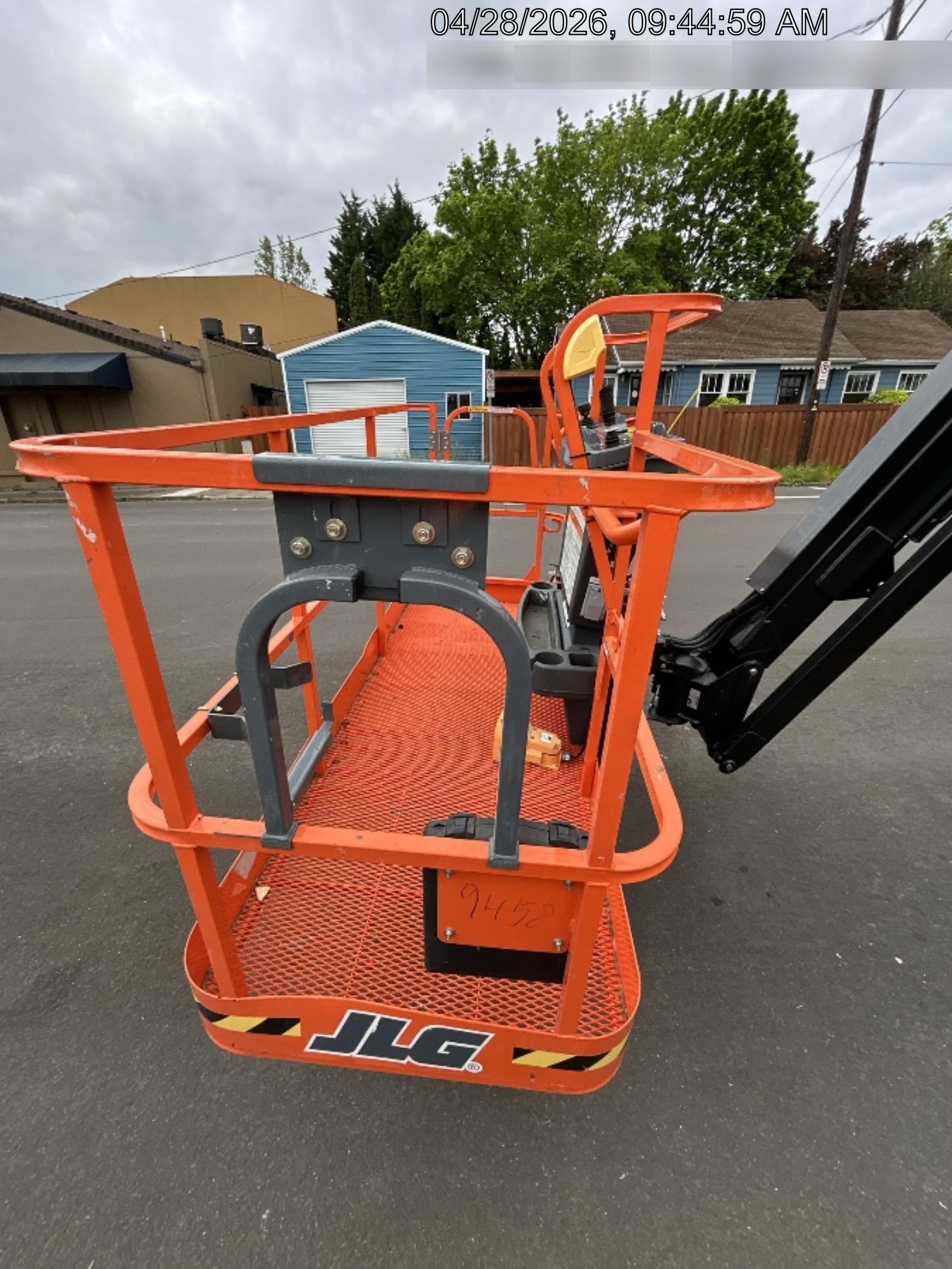 2025 JLG 800AJ