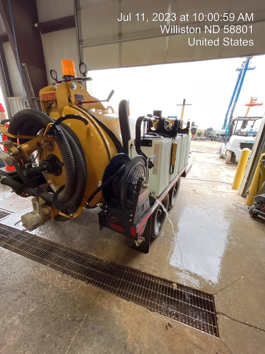 2023 Vac-Tron LP573XDT T4 Koehler Diesel Engine, 500 Gallon Debris Tank, x2 100 Gallon Water Tanks