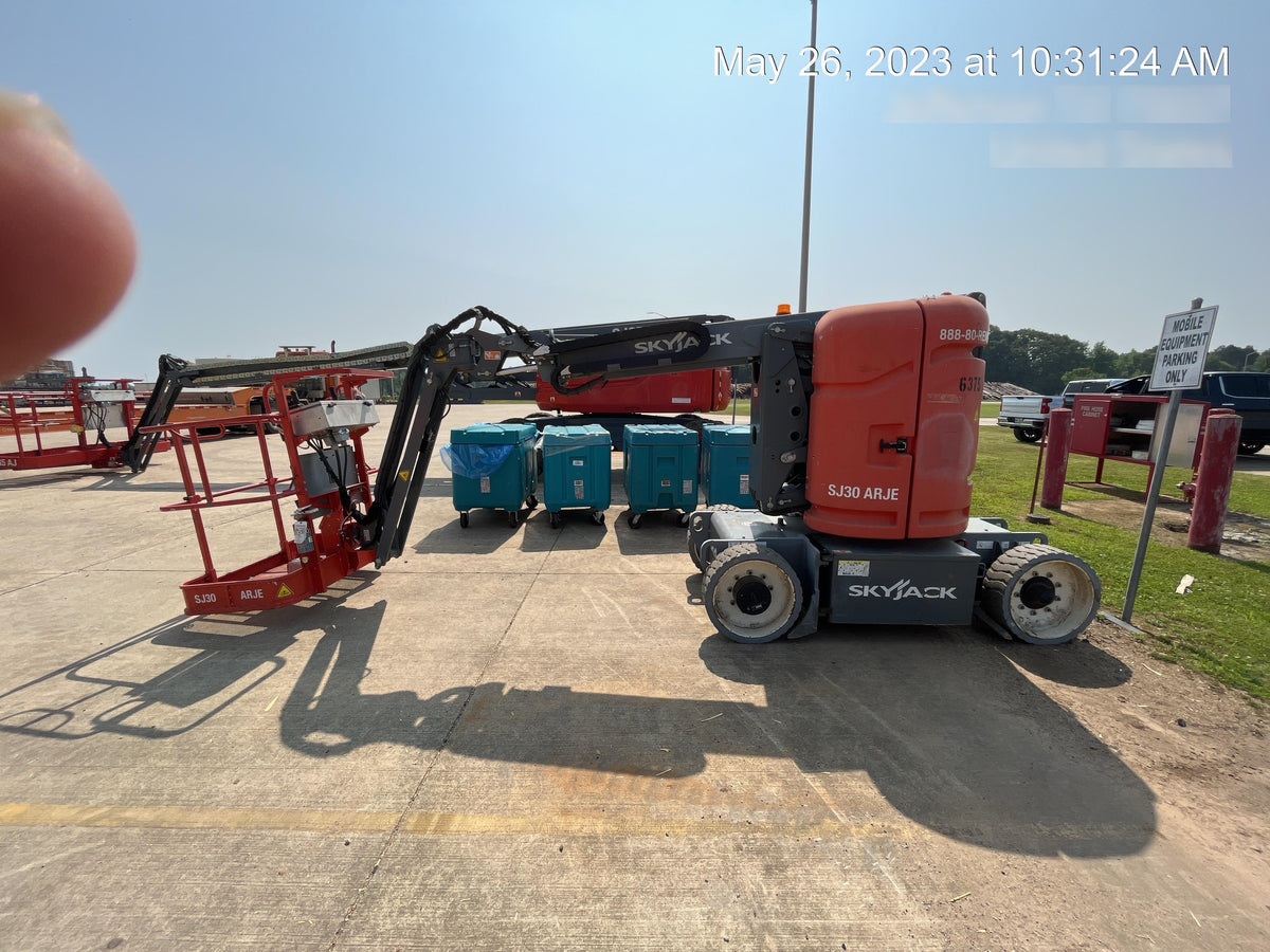 2017 SKYJACK SJ30 AJE
