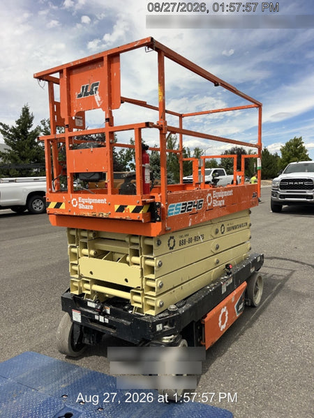 2022 JLG ES3246