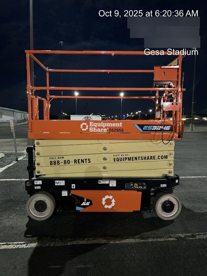 2025 JLG ES3246
