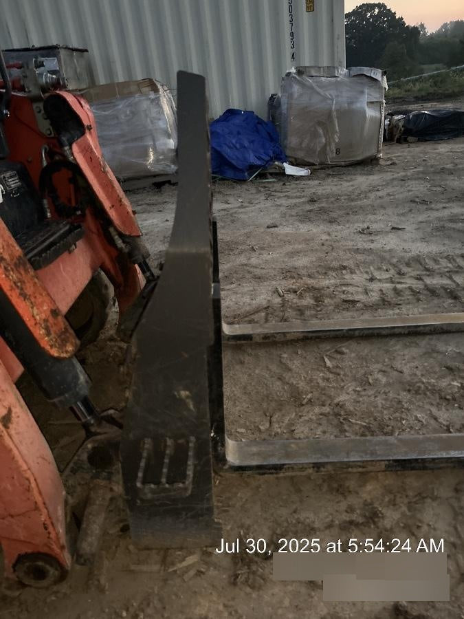 2021 PALADIN 48" Pallet Forks - Paladin