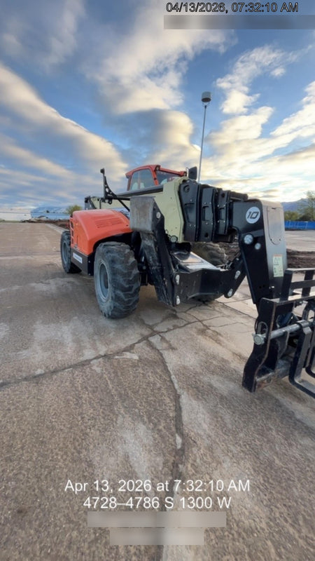 2022 JLG 1075