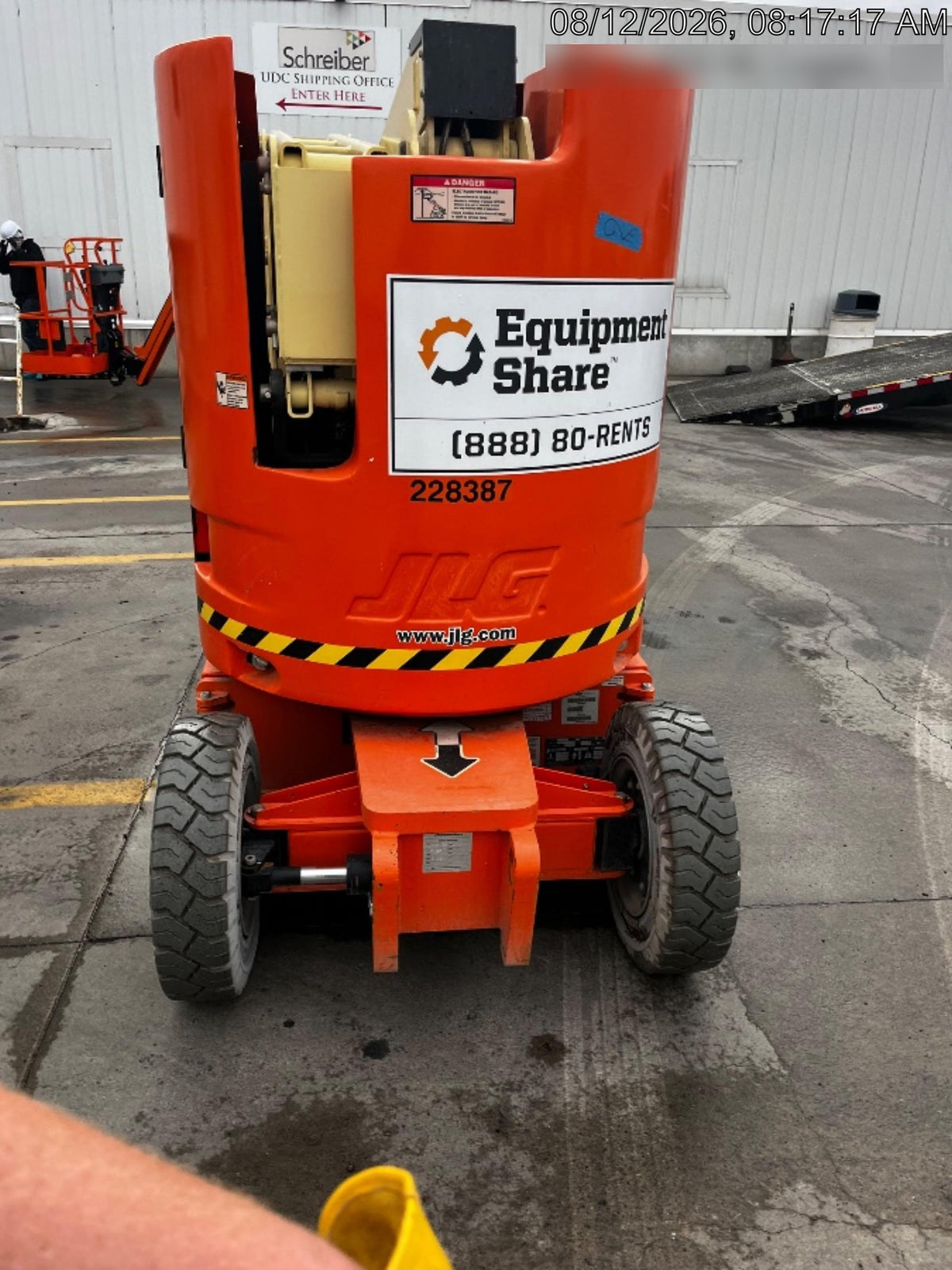 2022 JLG E300AJP