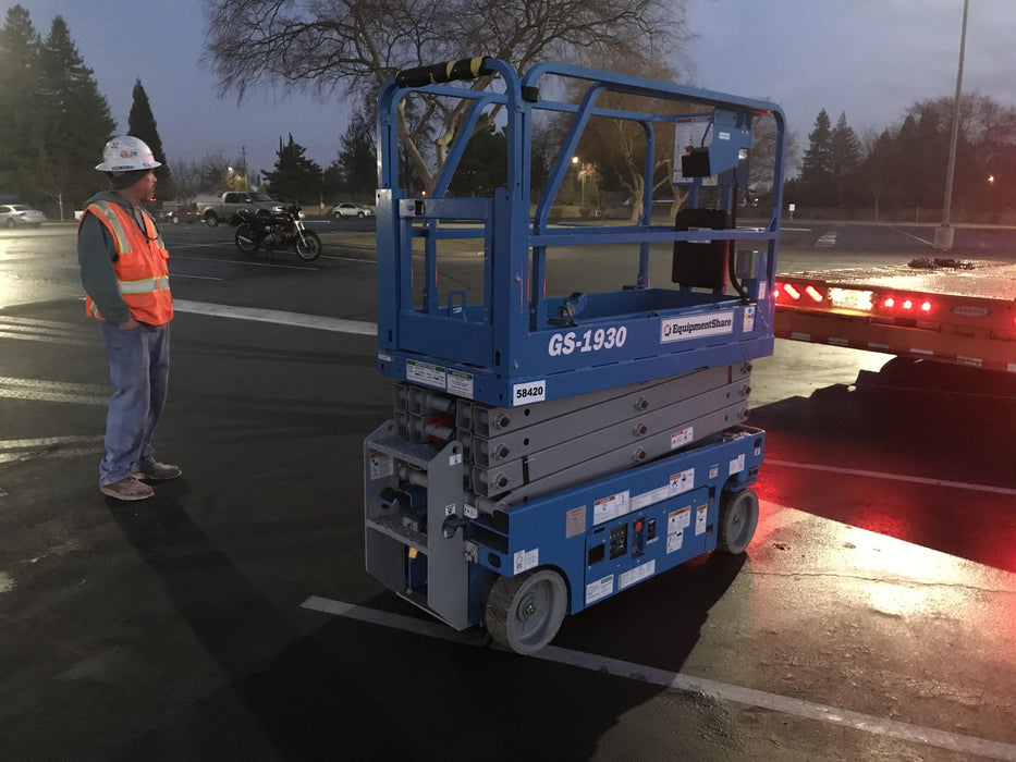 2019 Genie GS-1930 Half Height Swing Gate, 800W Inverter