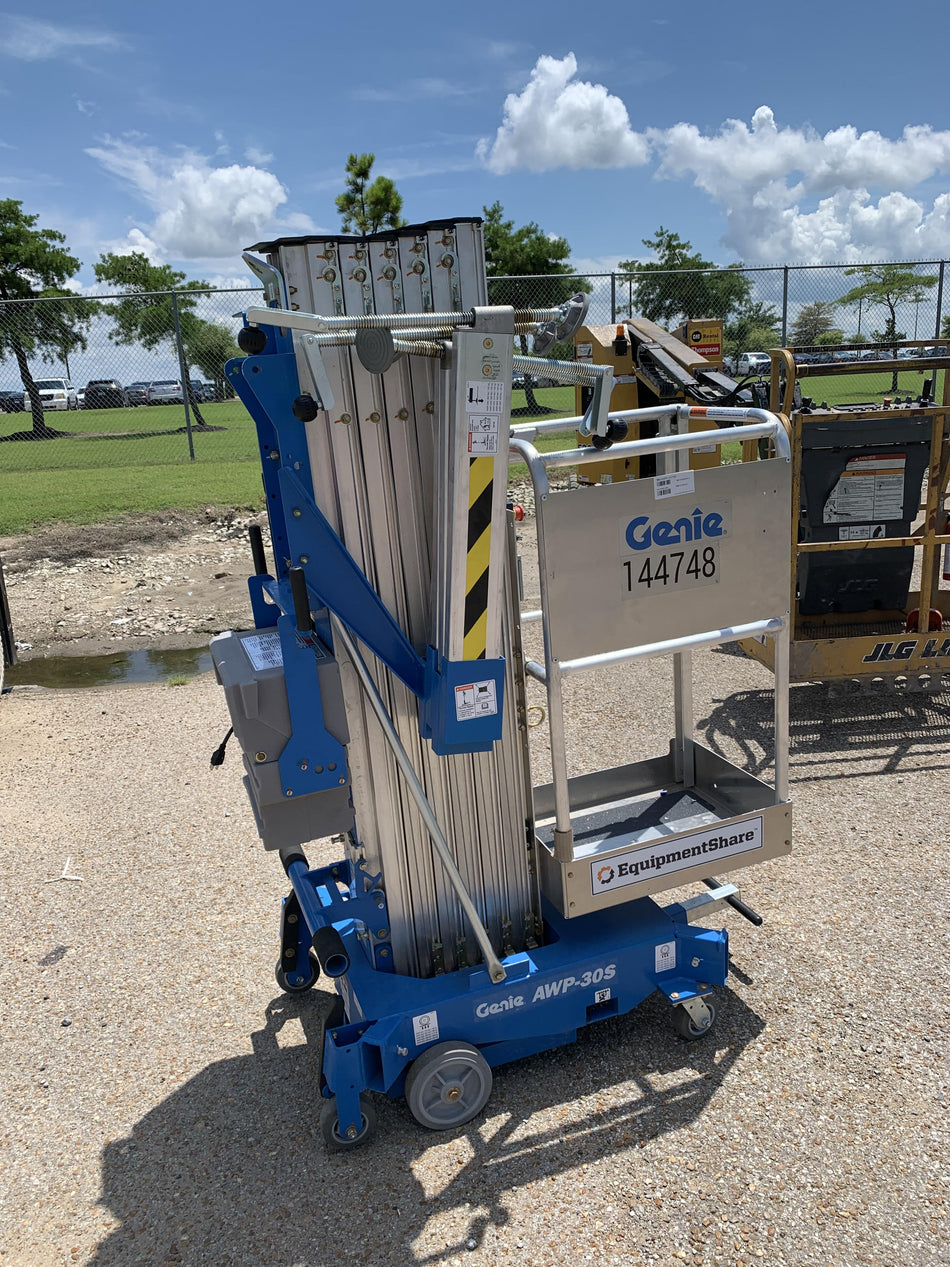 2021 GENIE AWP-30S DC