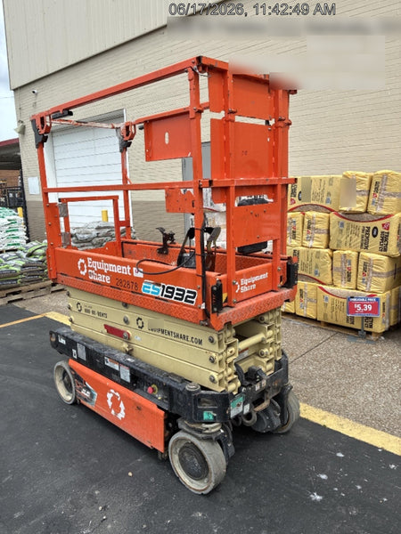 2022 JLG ES1932