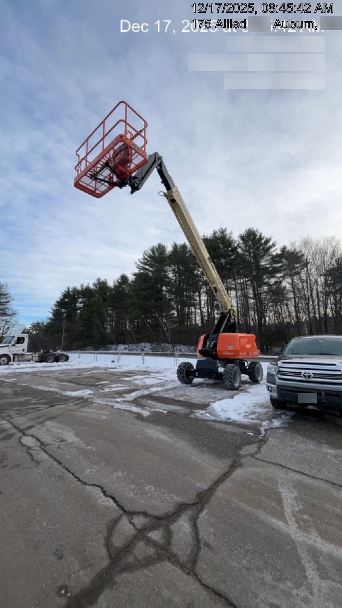 2025 JLG 660SJ