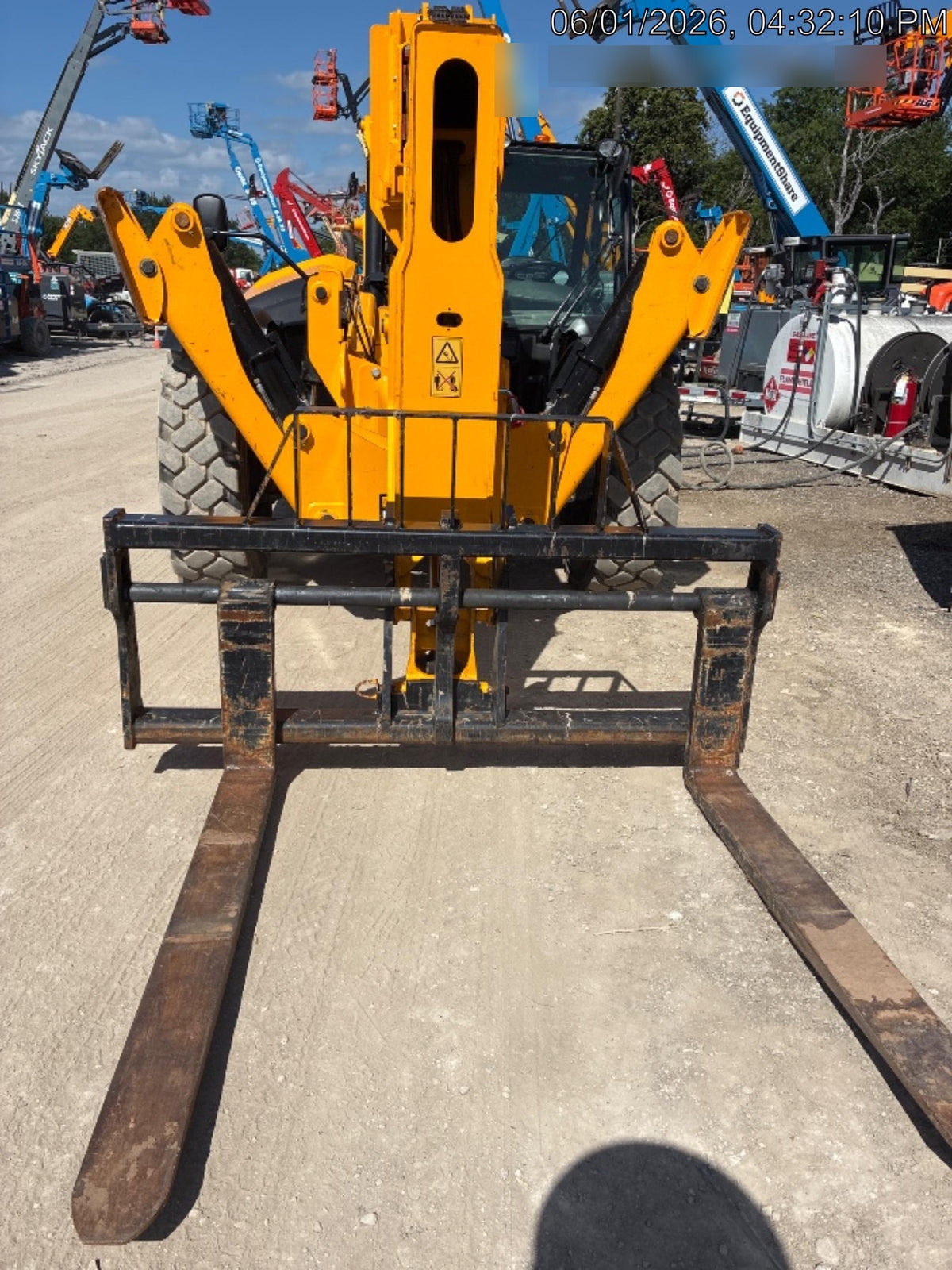 2025 JCB 510-56