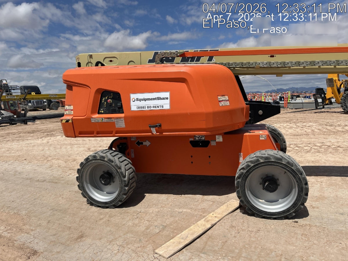2022 JLG 660SJ