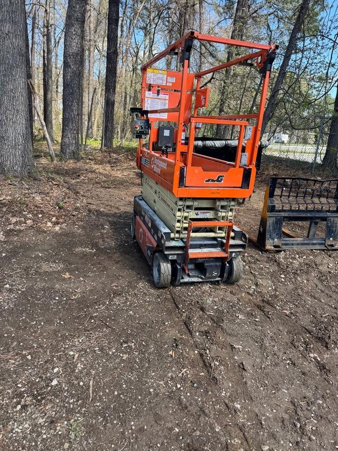 2022 JLG ES1932