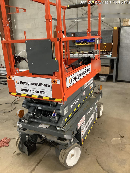 2020 Skyjack SJIII-3219 Solid NM Tires, Half height spring hinged entry gate, Dual Beacons, 800W Inverter