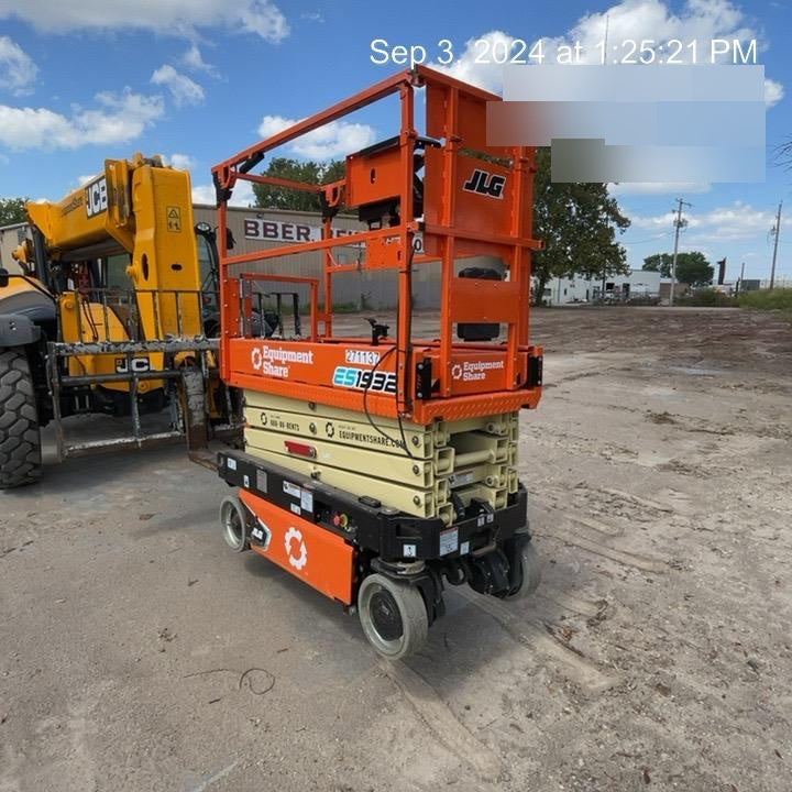 2022 JLG ES1932