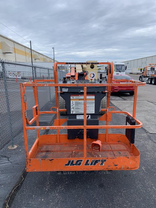 2019 JLG E450AJ