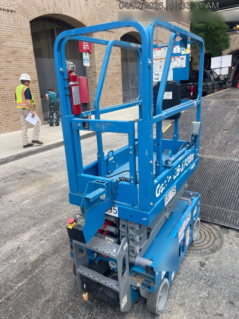 2021 GENIE GS-1330m
