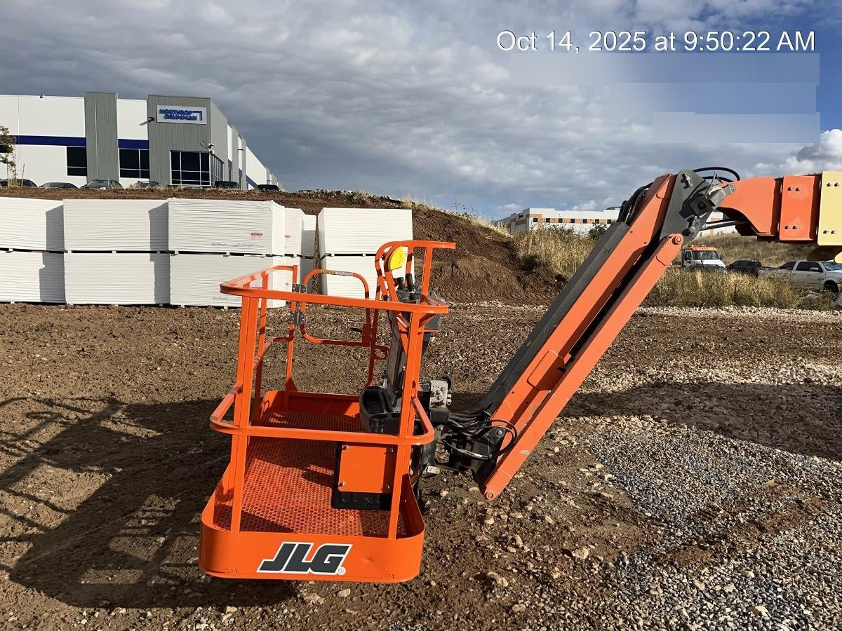 2023 JLG 660SJ
