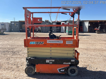 2021 JLG ES1932