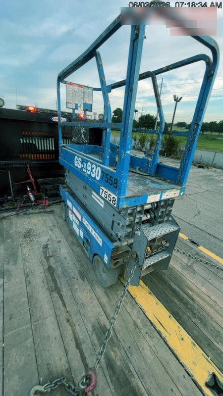 2017 Genie GS-1930 Genie GS-1930 Lift w/Fixed Rail and Chain Entry